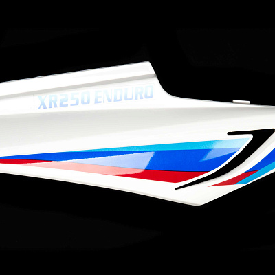 Пластик боковой задний правый XR250 ENDURO (2020г.)
